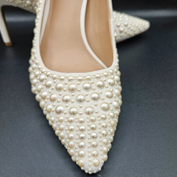 Womans INC off white almond toe half pearl holiday festive party pumps 7M - Picture 2 of 9